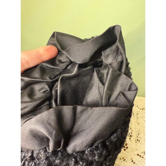 Antique 1920's Curly black lambs wool hand Muff Warmer - Picture 8 of 14